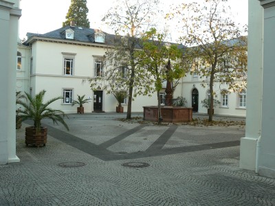 Heiligenberg courtyard/Glover